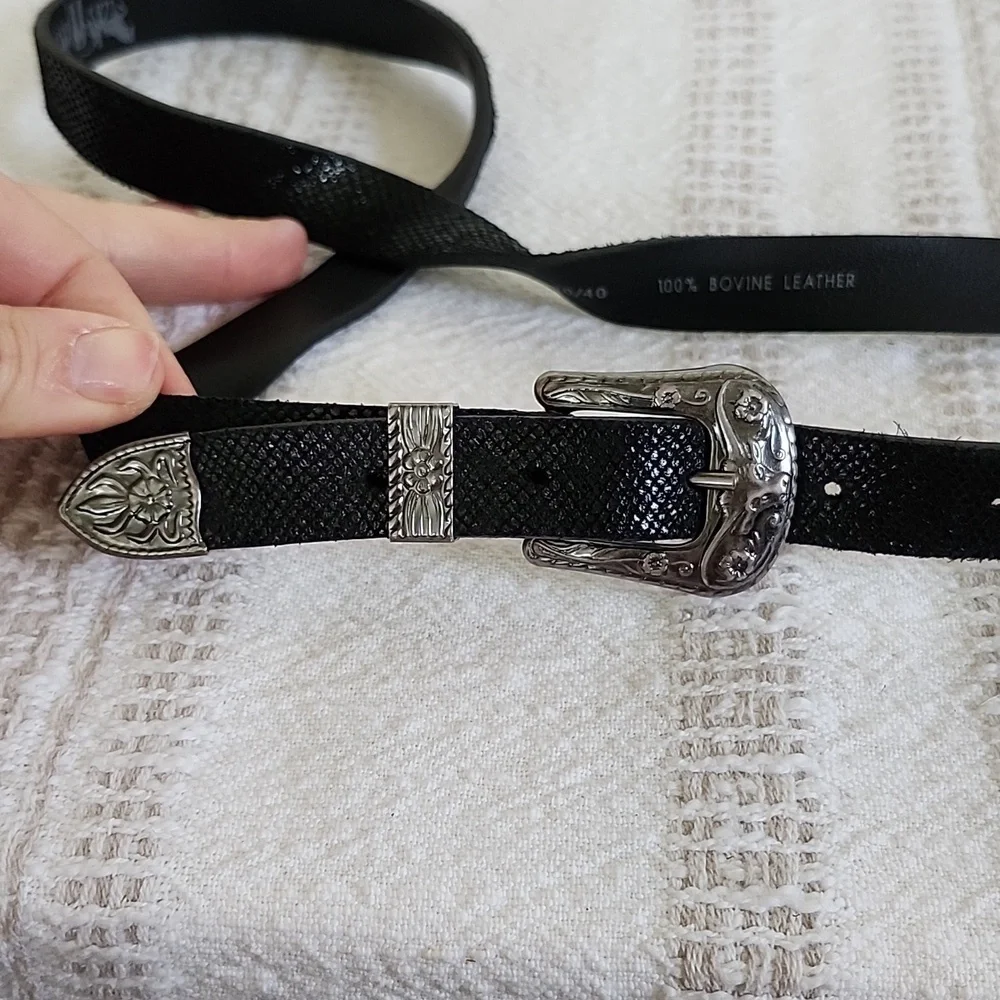 Levis double buckle genuine leather black belt, steer floral silver metal buckle